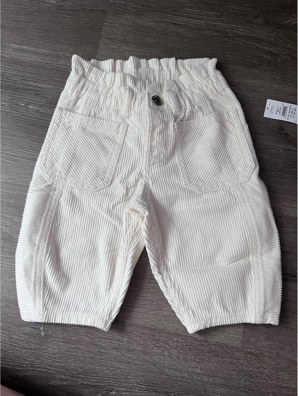Gap Baby white corduroy barrel jeans 6-12 months